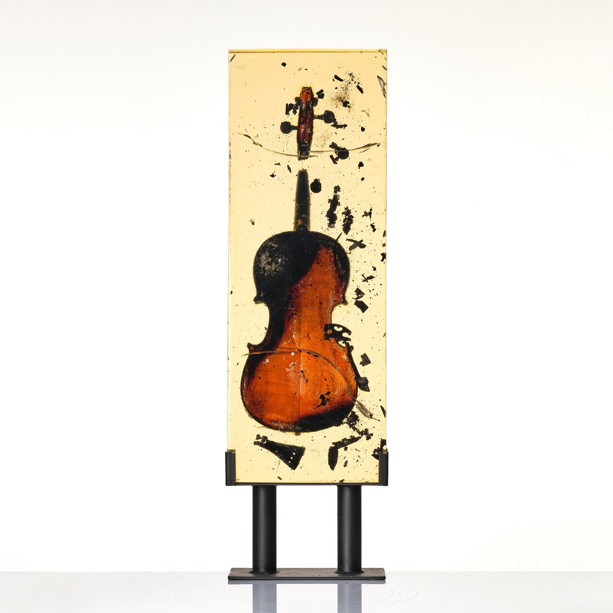 Arman (Armand Pierre Fernandez), ”Vivaldi”.