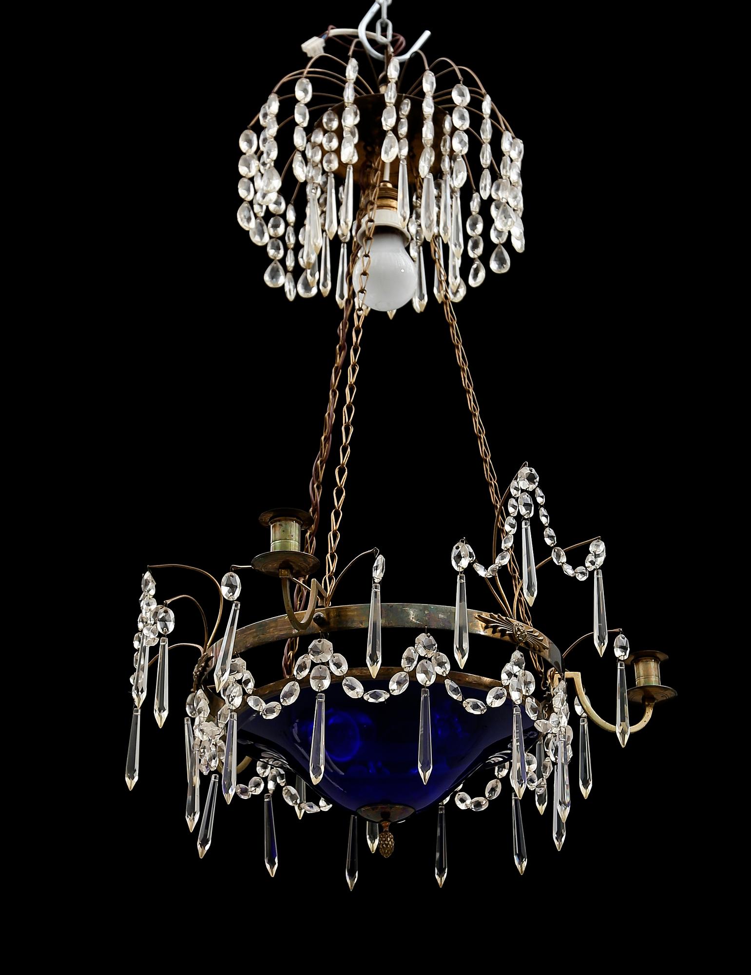 LJUSKRONA, gustaviansk stil, 1900-talets första hälft. Höjd ca 74 cm.