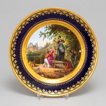 A Darte French porcelain dish, 19th century.