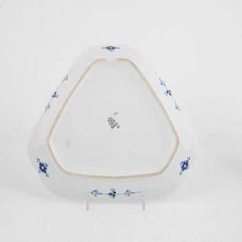 Dining and coffee service, 114 pieces, "Musselmalet", porcelain, Bing & Gröndahl and Royal Copenhagen, Denmark.