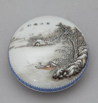 DIVERSE PORSLIN, 5 delar, Kina. 1800 samt 1900-tal.