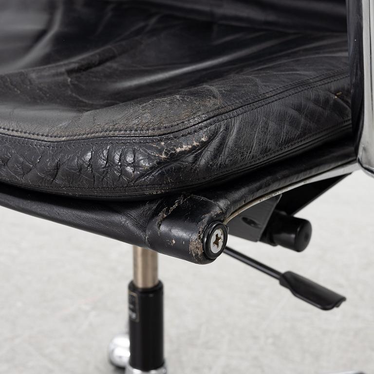 Charles & Ray Eames, a "Soft Pad" swiveling desk chair model EA217, Vitra.