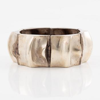 Matti Hyvärinen, bracelet, sterling silver, Sirokoru Oy 1973.
