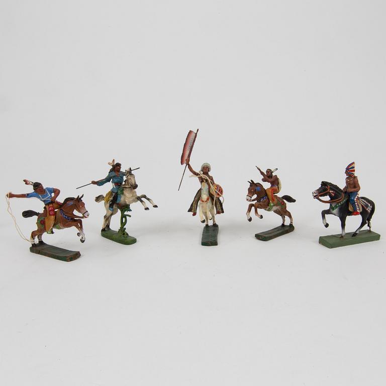 A lot of 35 Elastolin and Leyla figures, Germany, 1930/40s.