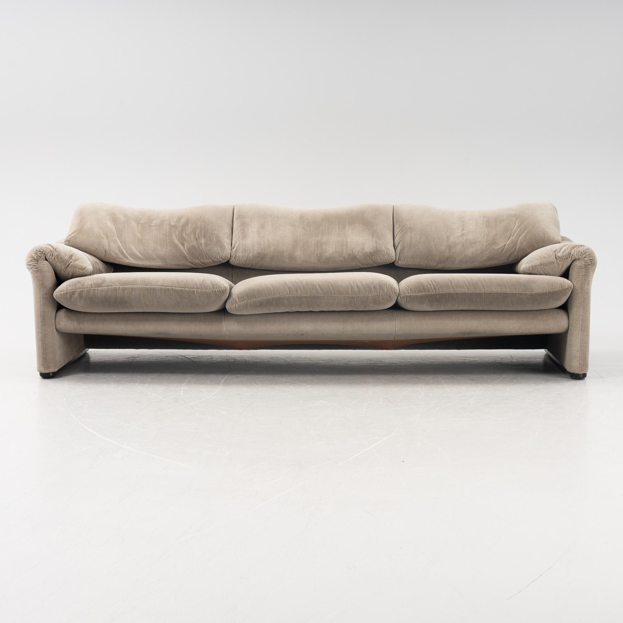Vico Magistretti, soffa "Maralunga", Cassina, modellen formgiven 1973.