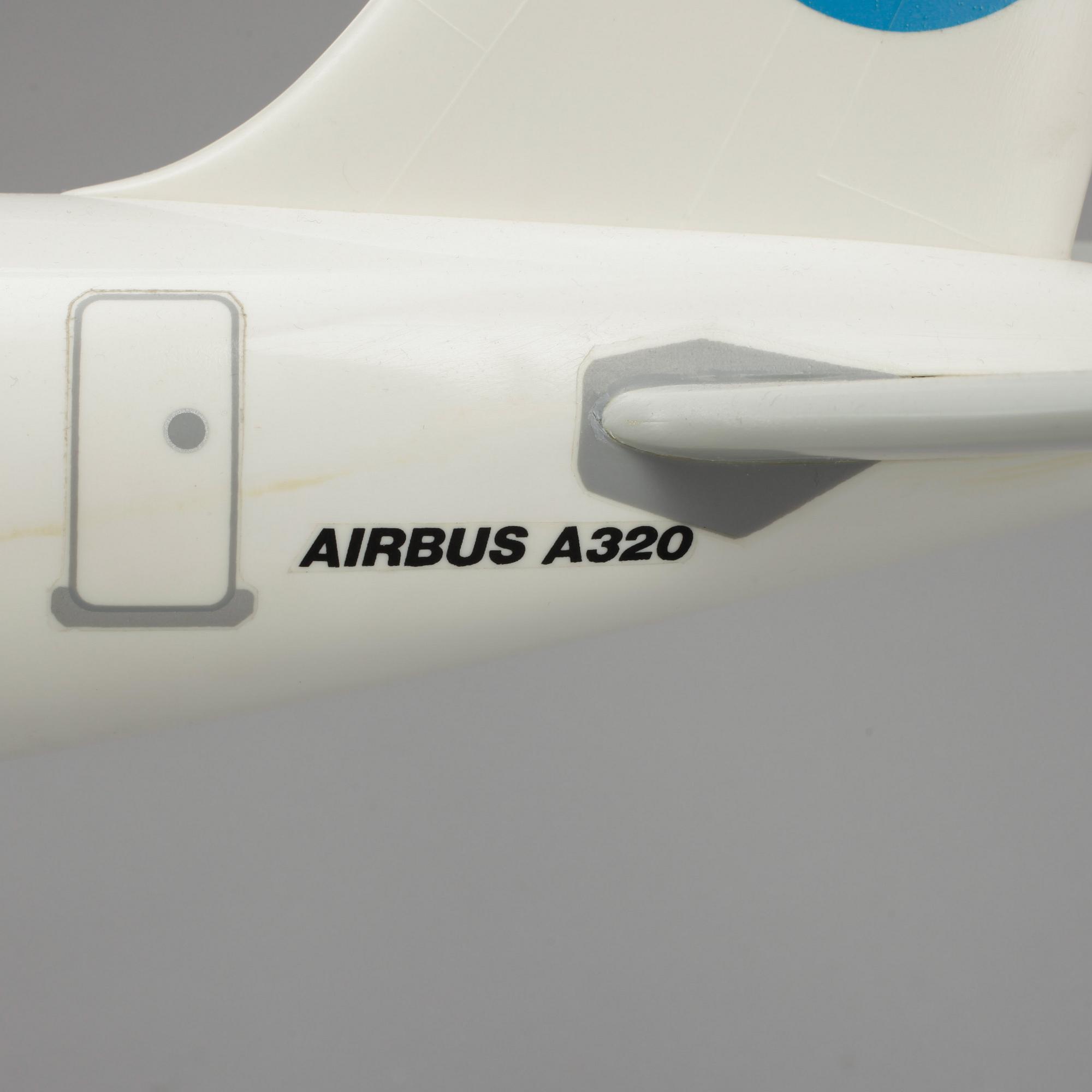 MODELLFLYGPLAN, displaymodel, Airbus A320, skala 1/50.