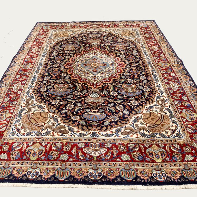Oriental rug, Kashmar, 338 x 246 cm.