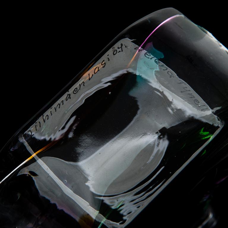 HELENA TYNELL, vaser, 2 st signerade Riihimäen Lasi Oy, Helena Tynell.