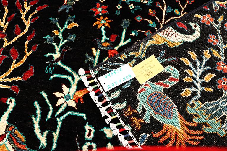 A Ziglar Ariana carpet, c. 297 x 203 cm.