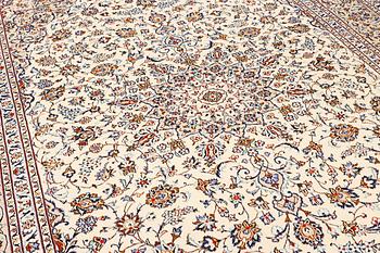 Matta, Keshan, ca 405 x 295 cm.