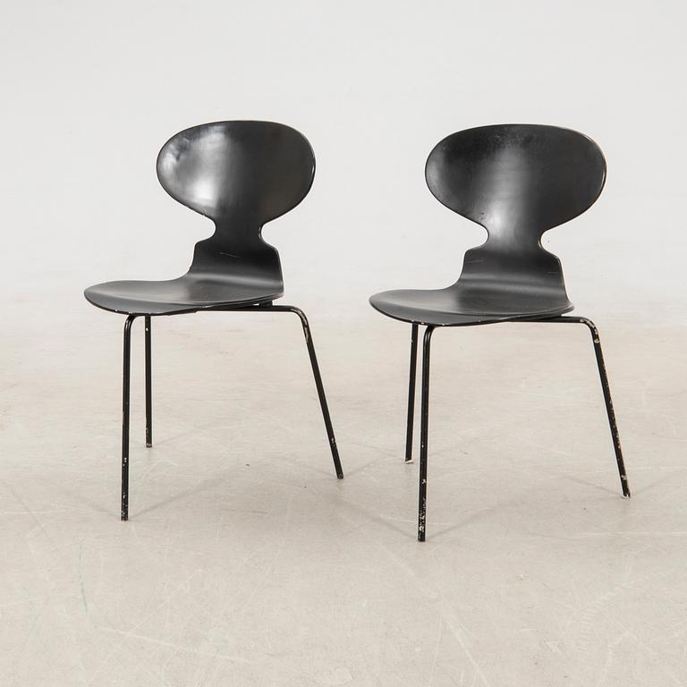 Arne Jacobsen, a pair of "Ant" chairs for Fritz Hansen Denmark, 1960s.