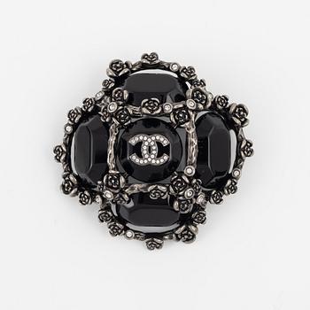 Chanel, brooch, 2022.
