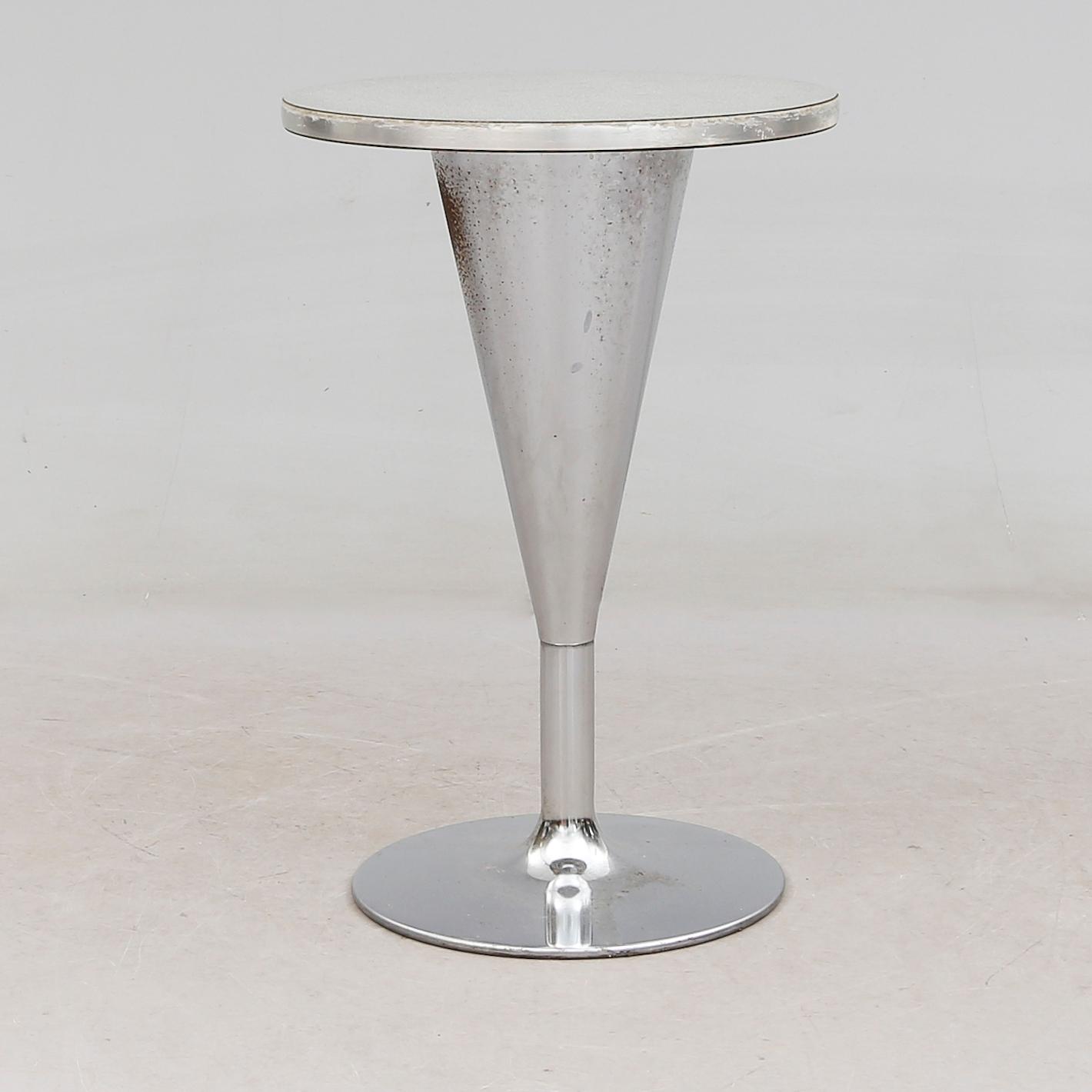 CAFÉBORD, förkromad metall, 1900-talets mitt.