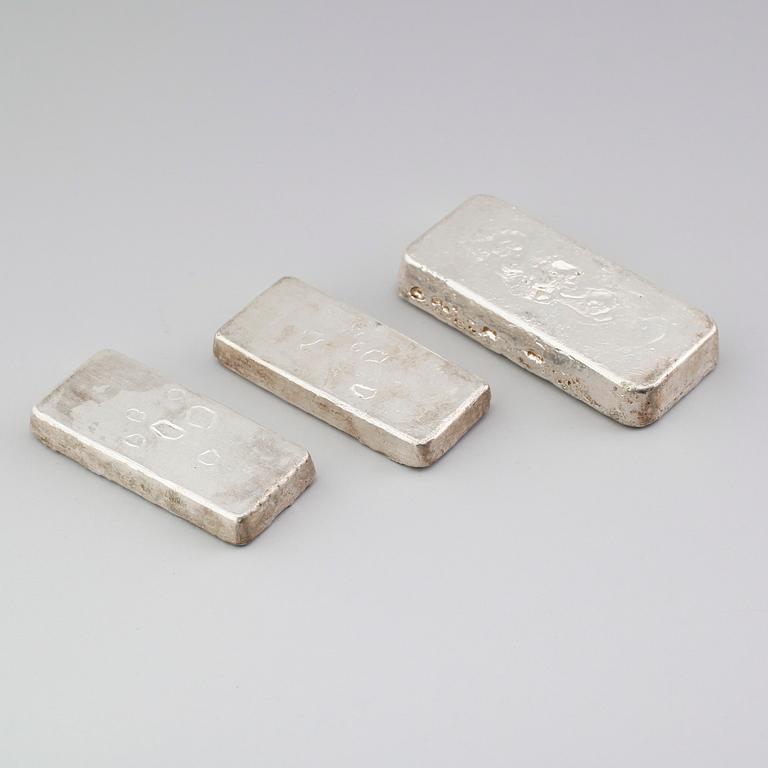 SILVERTACKOR, 3 st, finsilver, bl a Malmö Ädelmetall AB, 2000 gram.