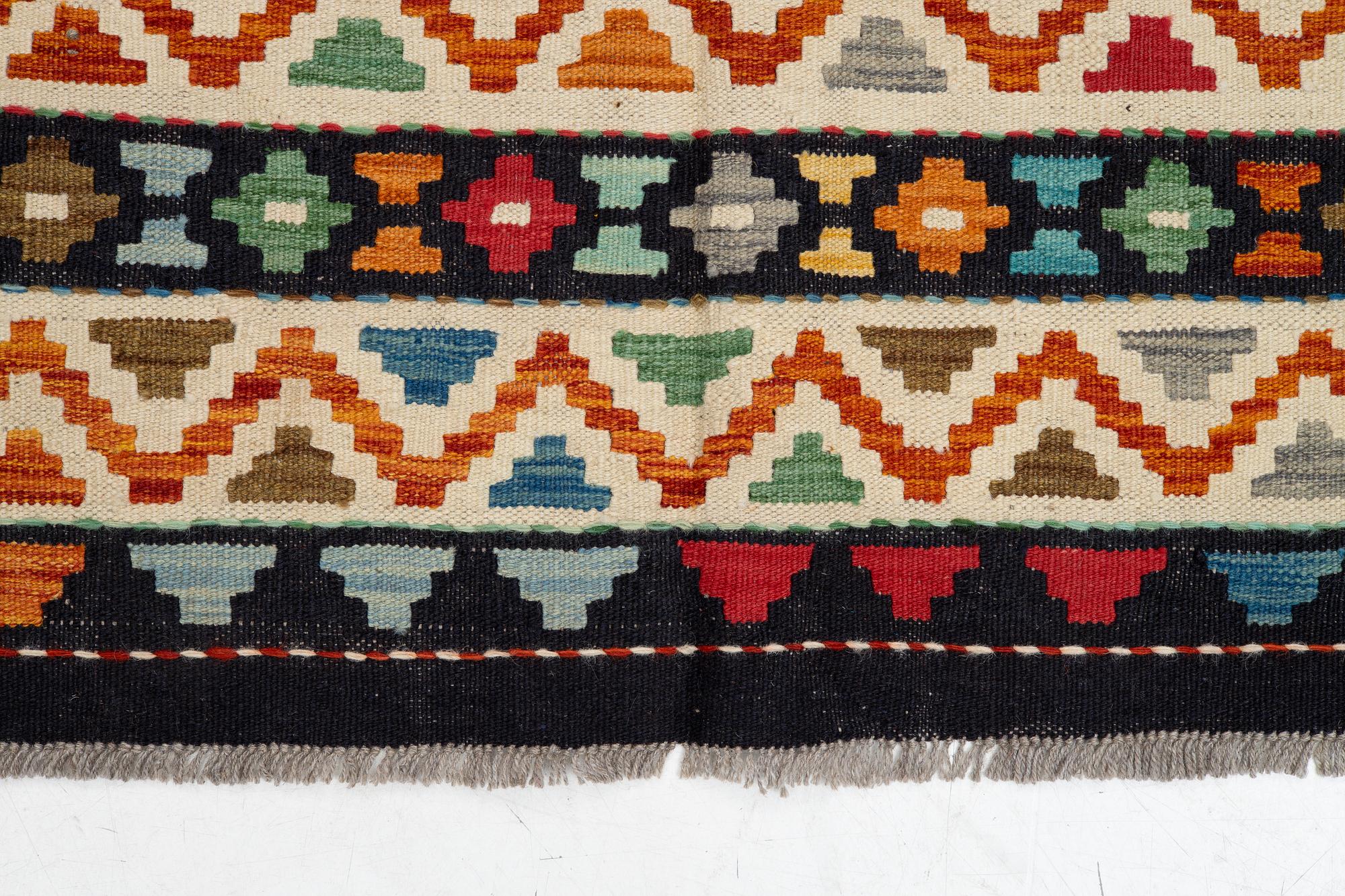 Rug, kilim 258 x 170 cm.