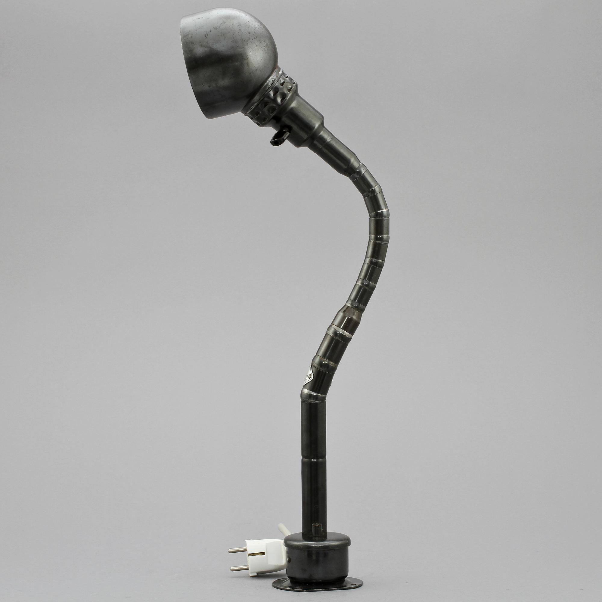 BORDSLAMPA, Industrilampa Brottby Mek Verkstads AB Mölndal 1900-talets första hälft.