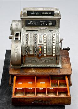 KASSAAPPARAT, National, 1900-talets början.