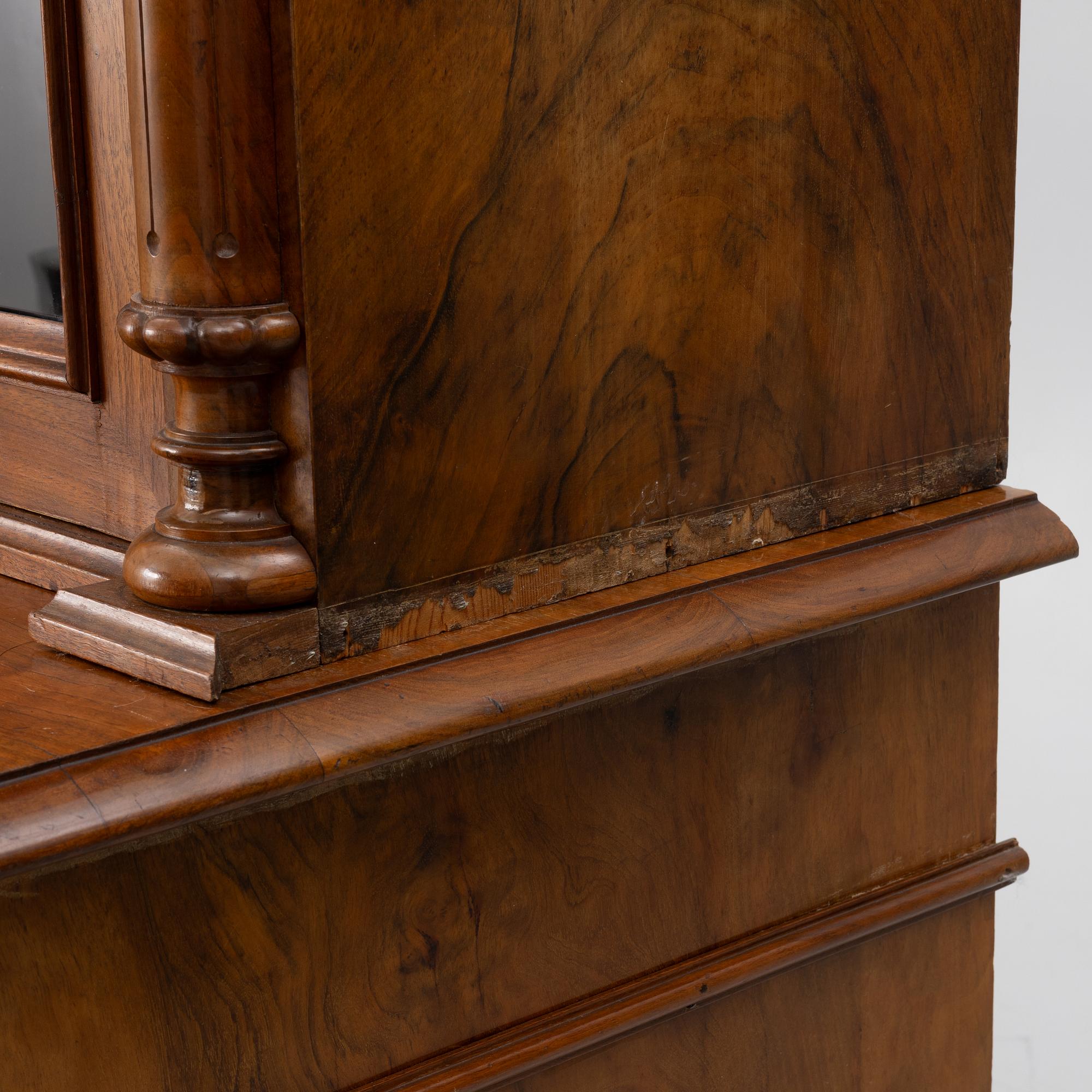 Bokskåp, nyrenässans, omkring 1900.