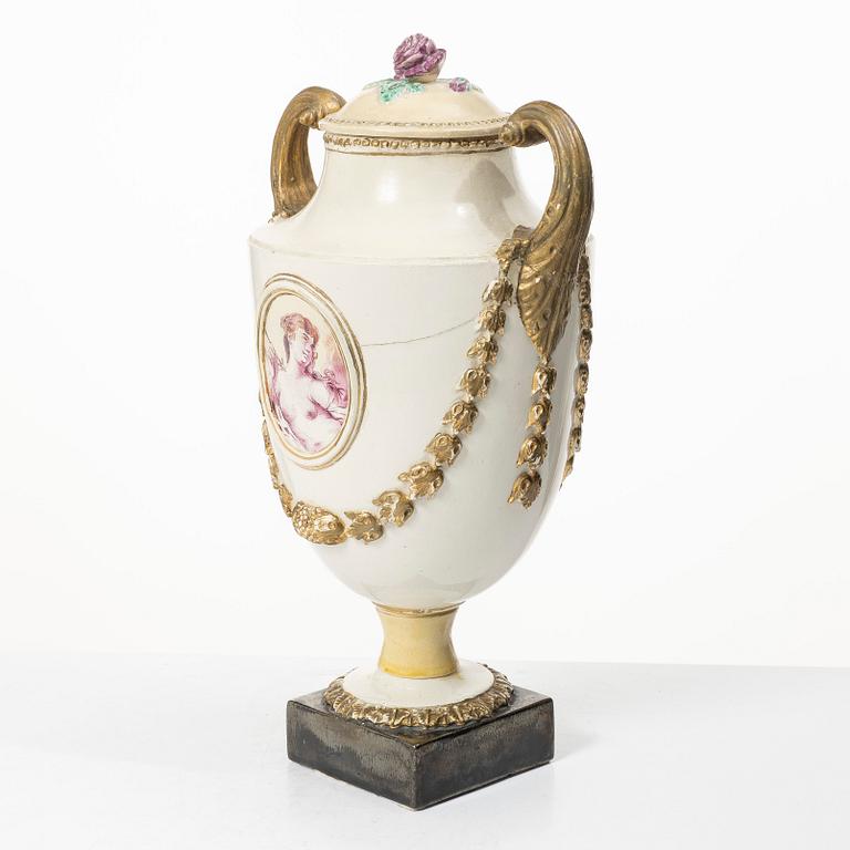 A flintware jar from Marieberg, Steen's period (1769-1788).