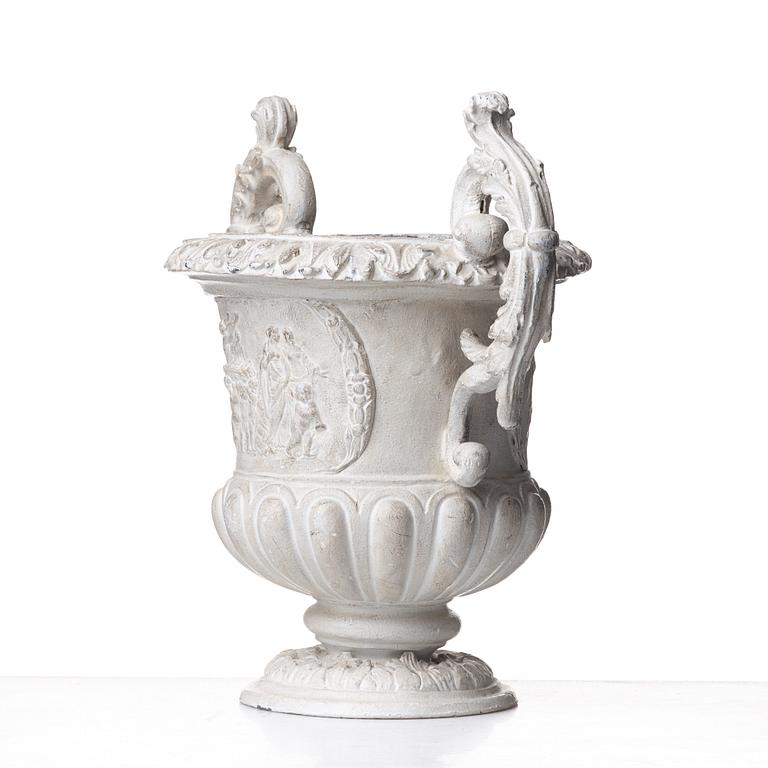 A Swedish Baroque urn, ca 1700.