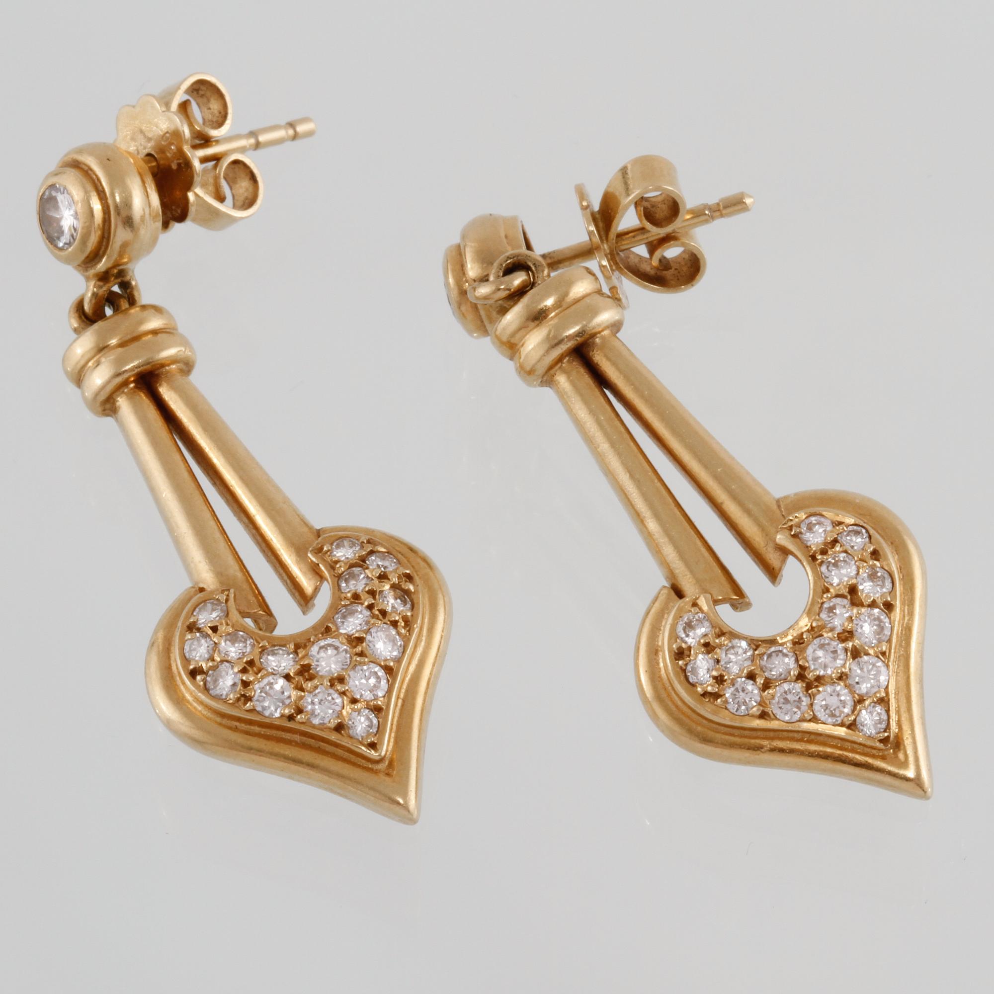 ÖRHÄNGEN, 18K guld med briljantslipade diamanter ca 0.40 ct. Vikt 9,9 gram.