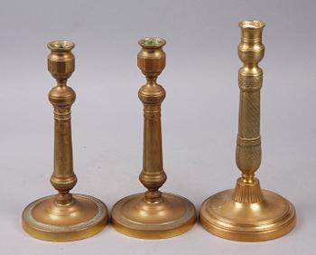 LJUSSTAKAR, 3 st mässing/brons. Empire, 1800-talets första hälft.