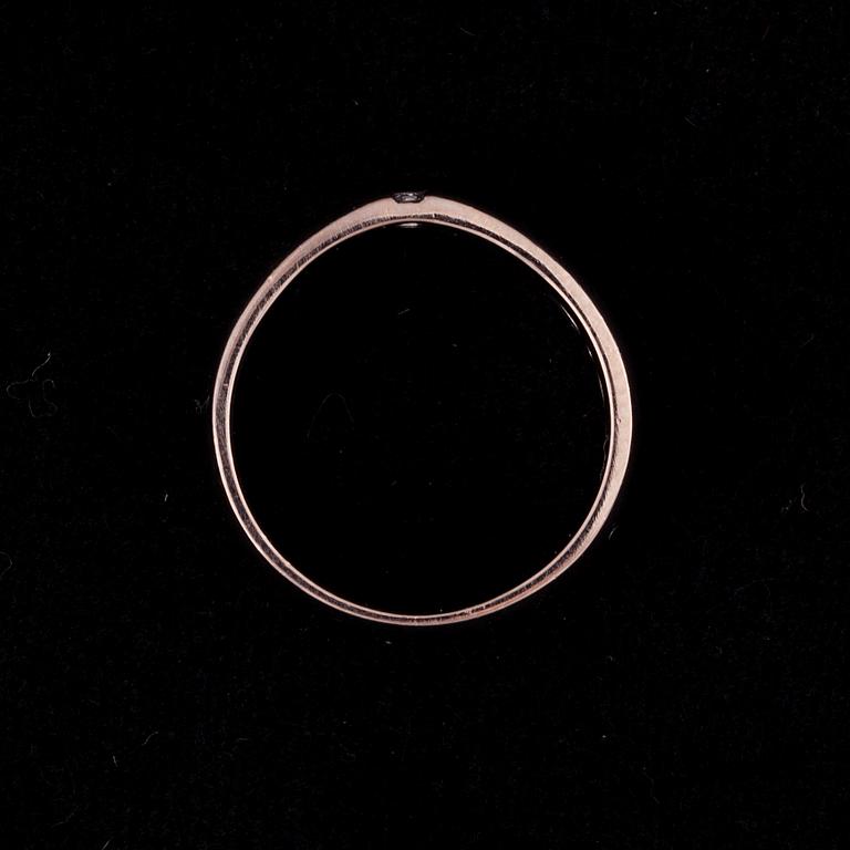 RING, vitguld 18K, 3 små diamanter, finska stämplar 2009. Vikt 6,4 g.