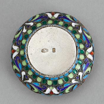 SALTKAR, silver, emalj, Ryssland 1800/1900-tal. Vikt 25 g.