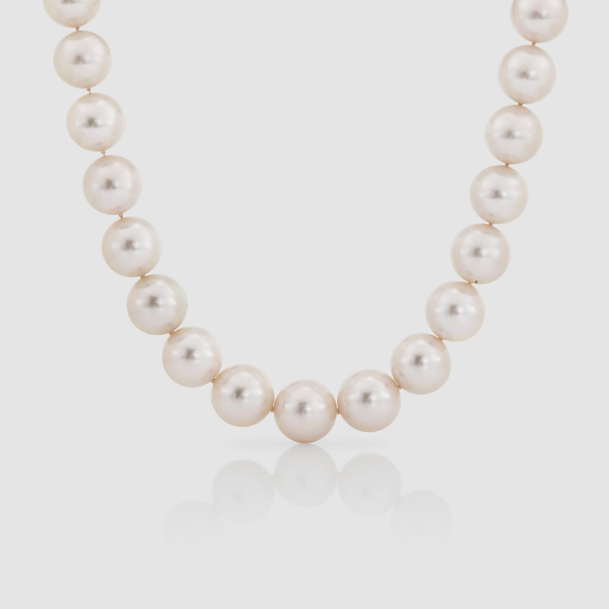A South Sea pearl and diamond necklace, 14-16.8 mm.