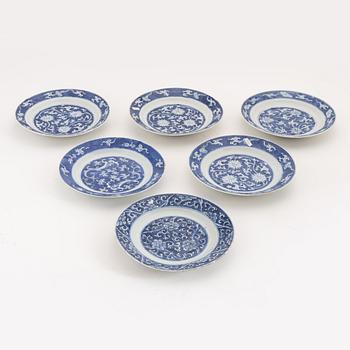 A set of six blue and white dishes, Qing dynasty, Kangxi (1662-1722).