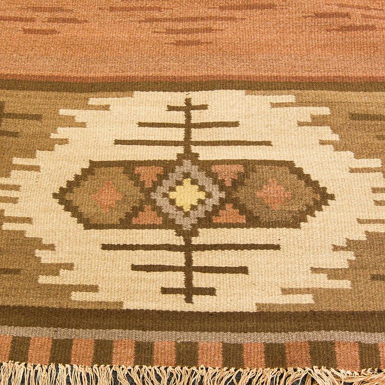 Hårgarnsmatta, 1920-tal. Ca 325 x 227 cm.