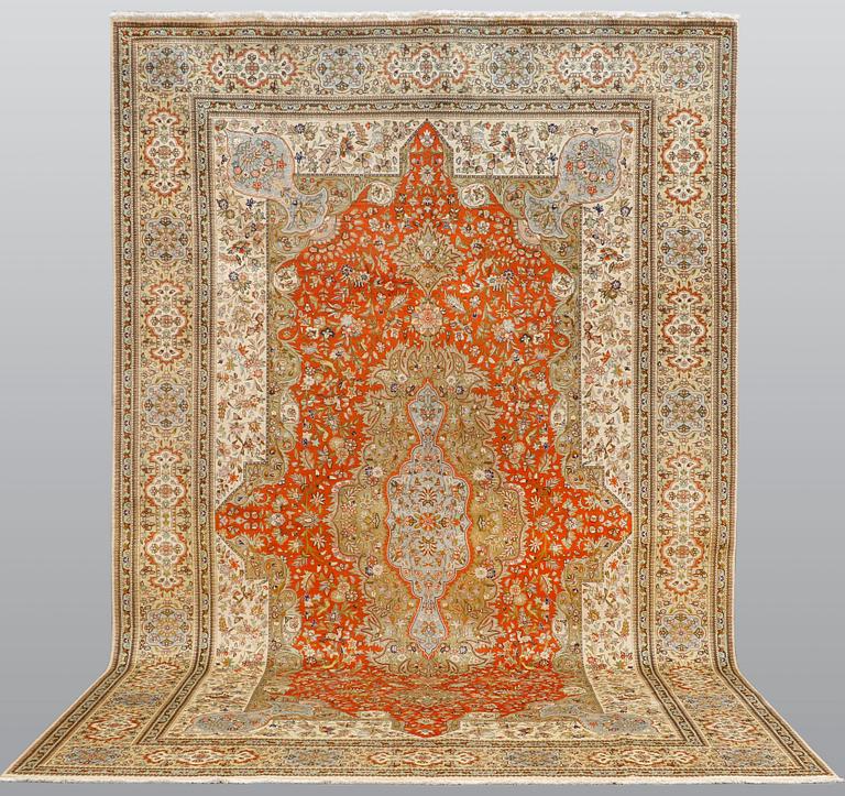 Carpet, Tabriz so-called Tabatabai, 407 x 308 cm.