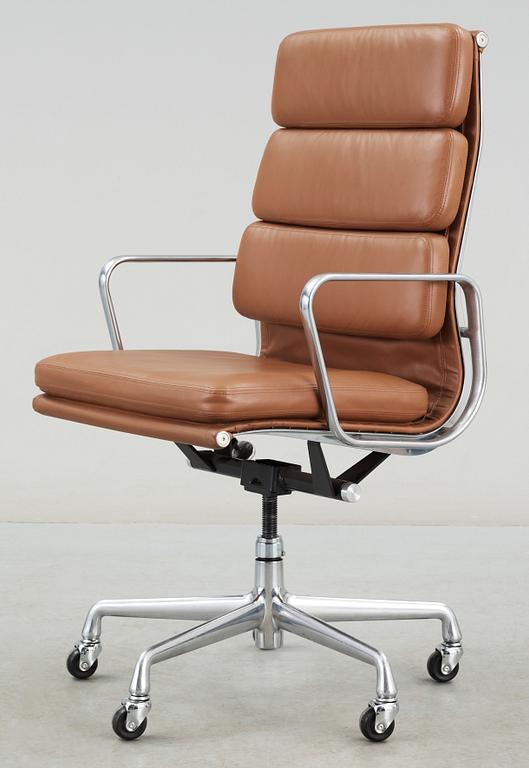 ARBETSSTOL, Charles Eames, EA 217/Softpad, Herman Miller, 1980-tal.