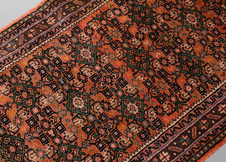 A Hosseinabad runner, approx. 397 x 84 cm.