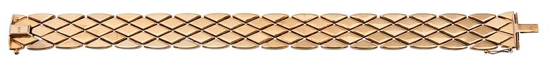 A GOLDEN BRACELET.