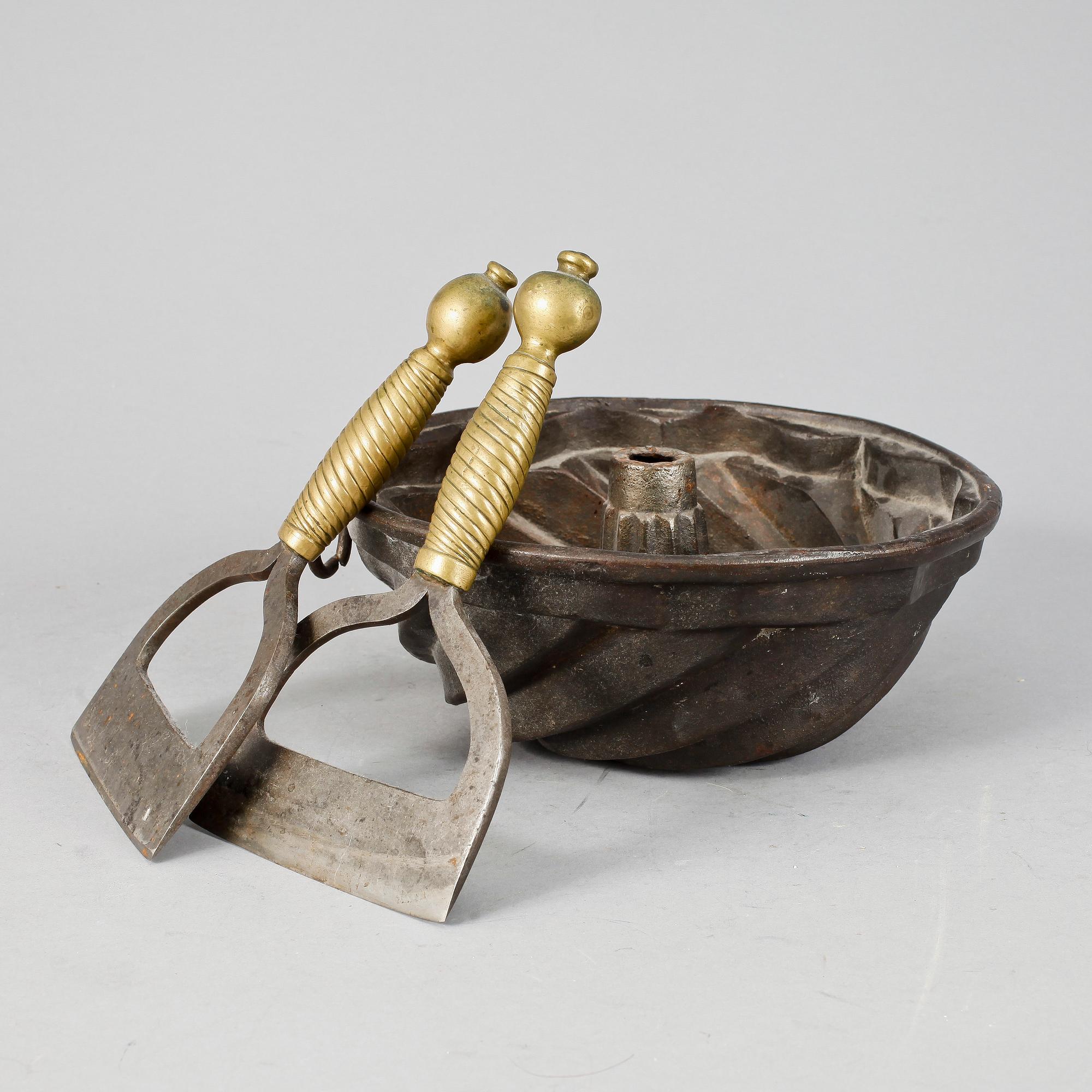 ALADÅBFORM samt KÖTTHACKOR, 2 stycken, 1800-tal.