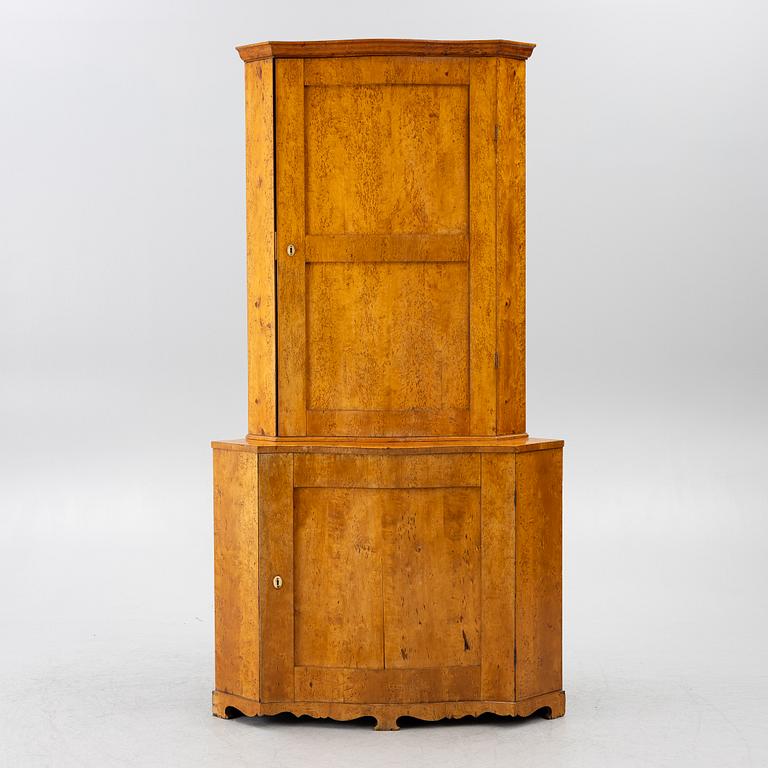 Hörnskåp, 1800-tal.