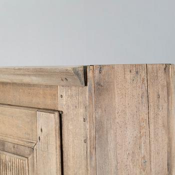 A cabinet, 19th century.