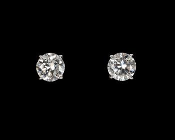 810. ÖRHÄNGEN, briljantslipade diamanter, vardera ca 0.65 ct, ca E-F (River-Top esselton) /VS-SI.