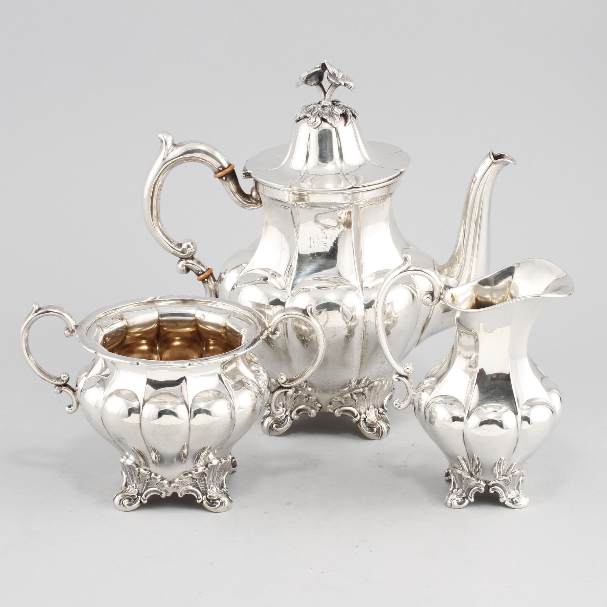 KAFFESERVIS, 3 delar, silver, C G Hallberg, Stockholm, 1916/17. Vikt 1300 g.