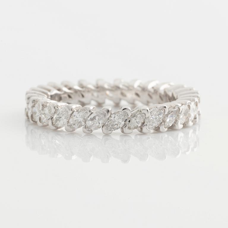 Ring, full eternity ring, white gold with navette-cut diamonds.