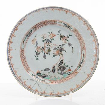 Tallrikar, fyra stycken, porslin, Kina, 1700-talets första hälft.