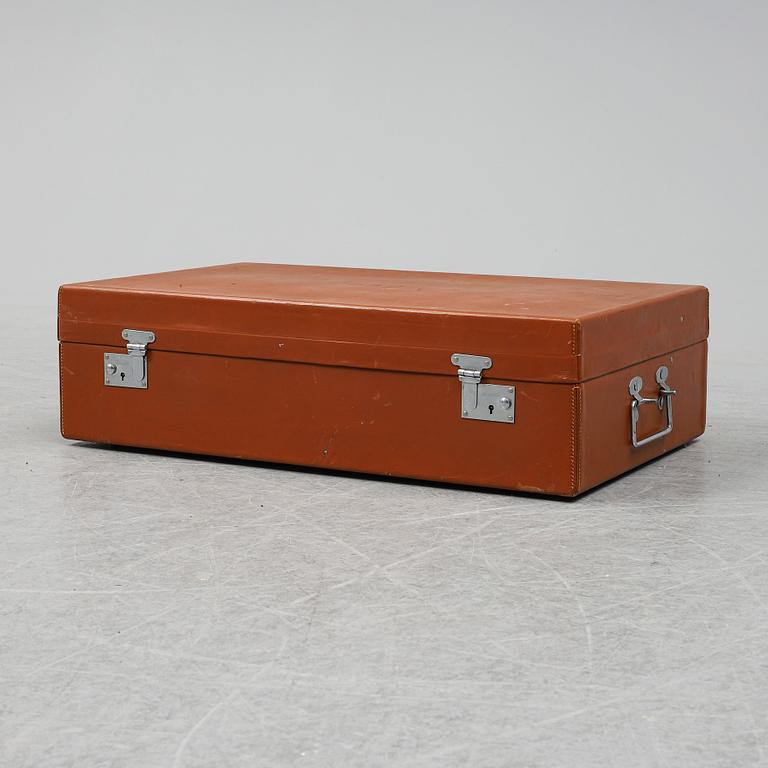 A pic-nic case, Silvanders Kunglig Hovleverantör, Göteborg. Coracle, made in England, 20th Century.