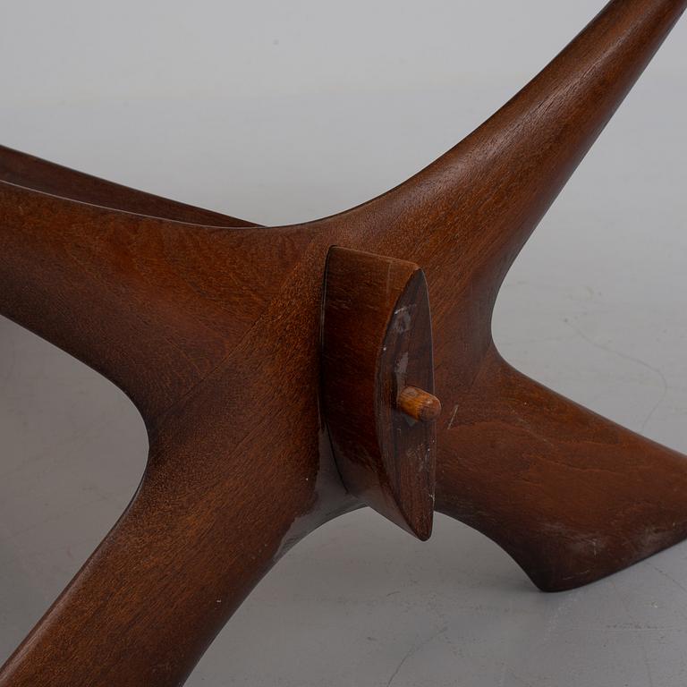 FREDRIK SCHRIEVER-ABELN, soffbord, glas och mörkt trä.