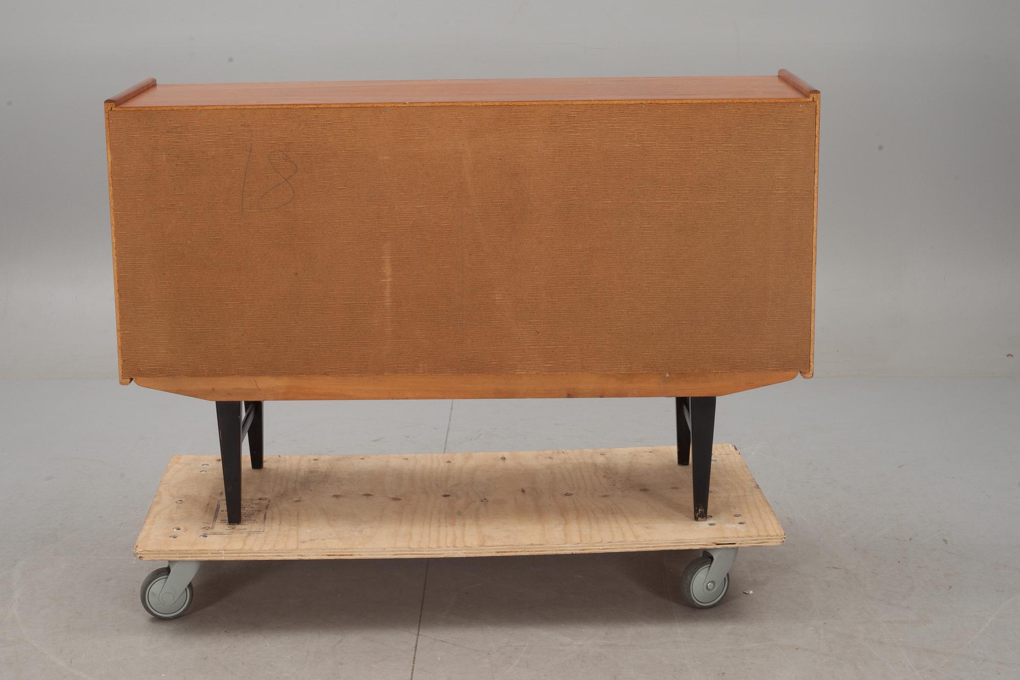 SIDEBOARD, Troeds, Bjärnum, 1950-tal.