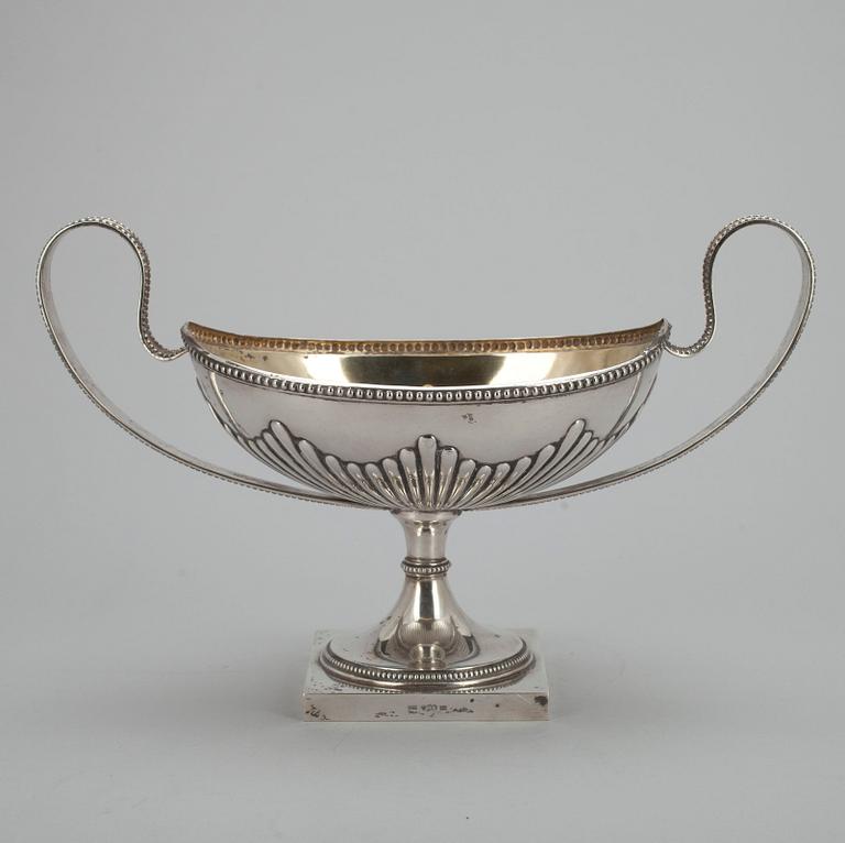 SKÅL, silver CG.Hallberg, Stockholm 1912. Vikt 320 g.
