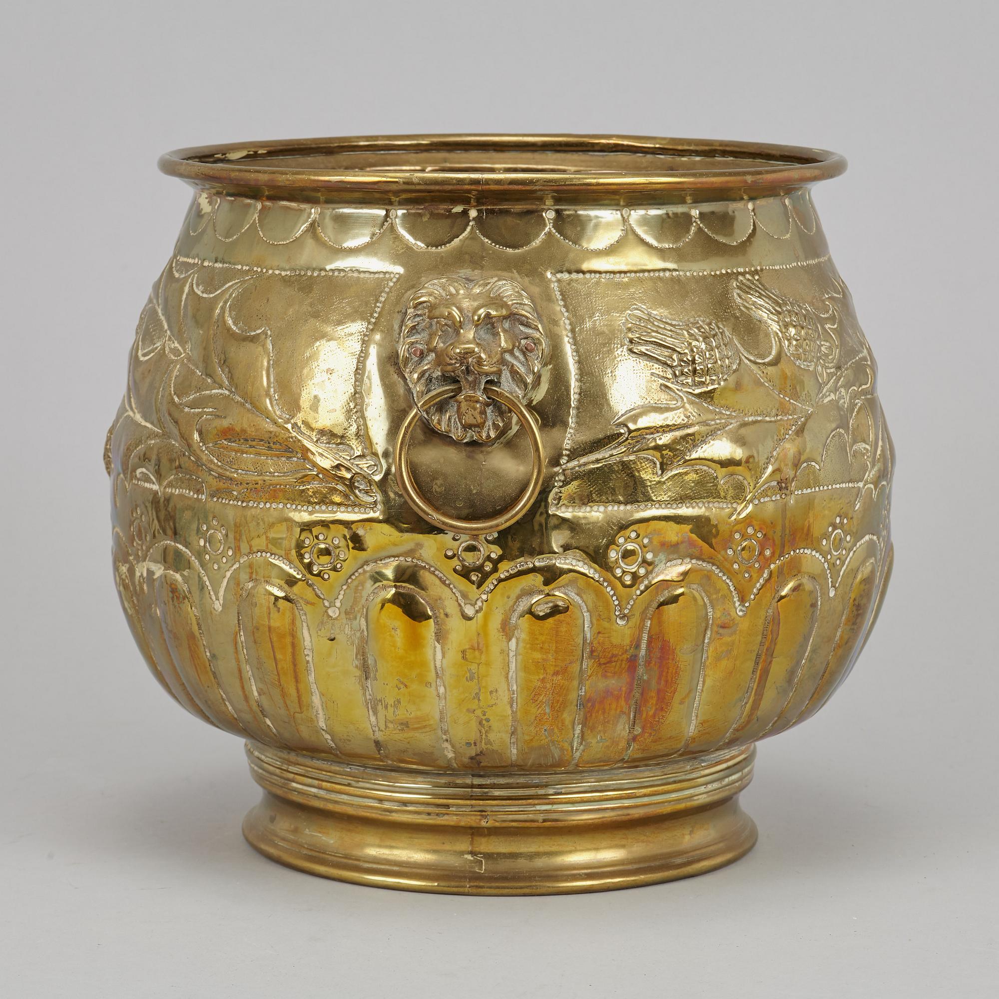 URNA, mässing 1800-tal.