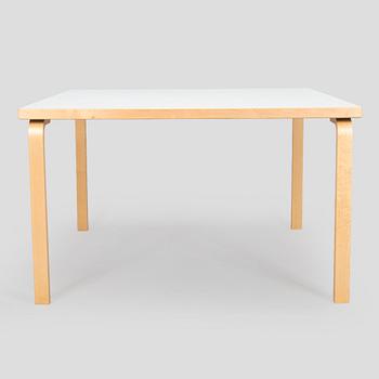 Alvar Aalto, bord, modell 84, Artek 2006.