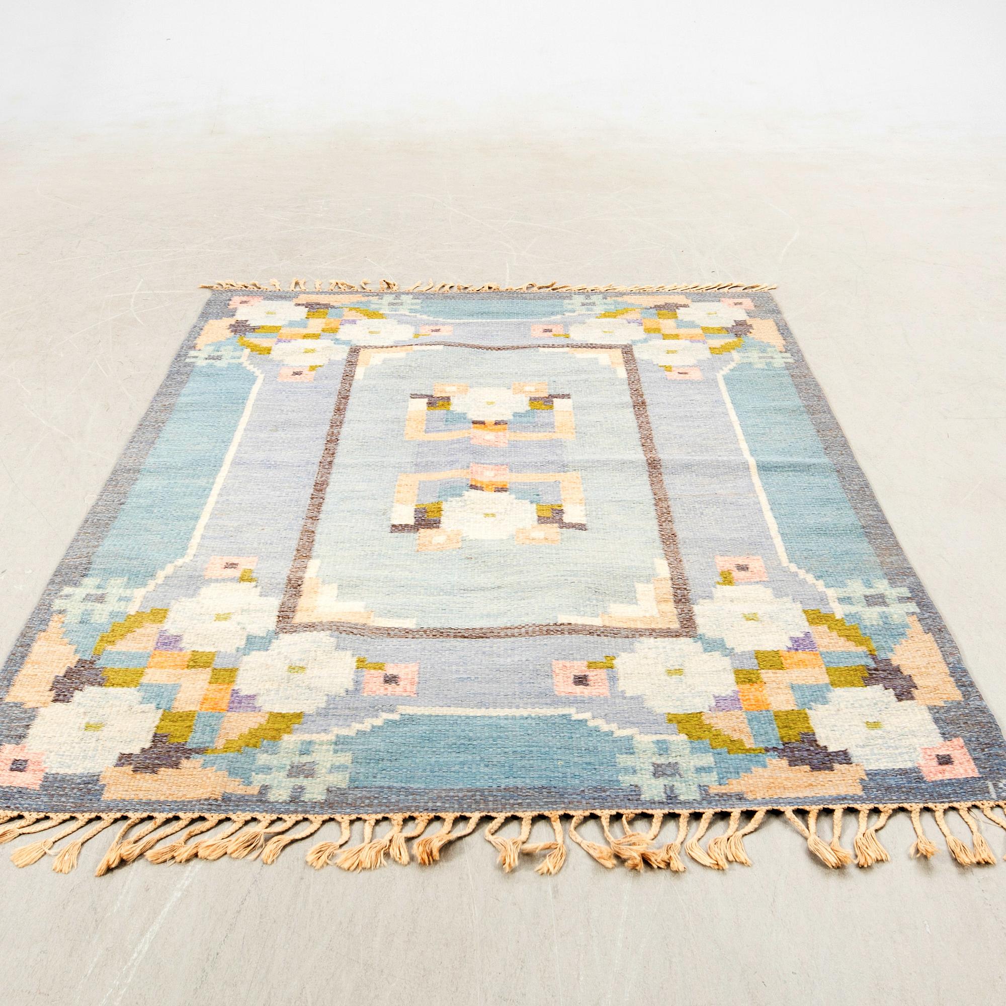 Ingegerd Silow, Rug, flat weave, signed, approximately 232x169 cm.