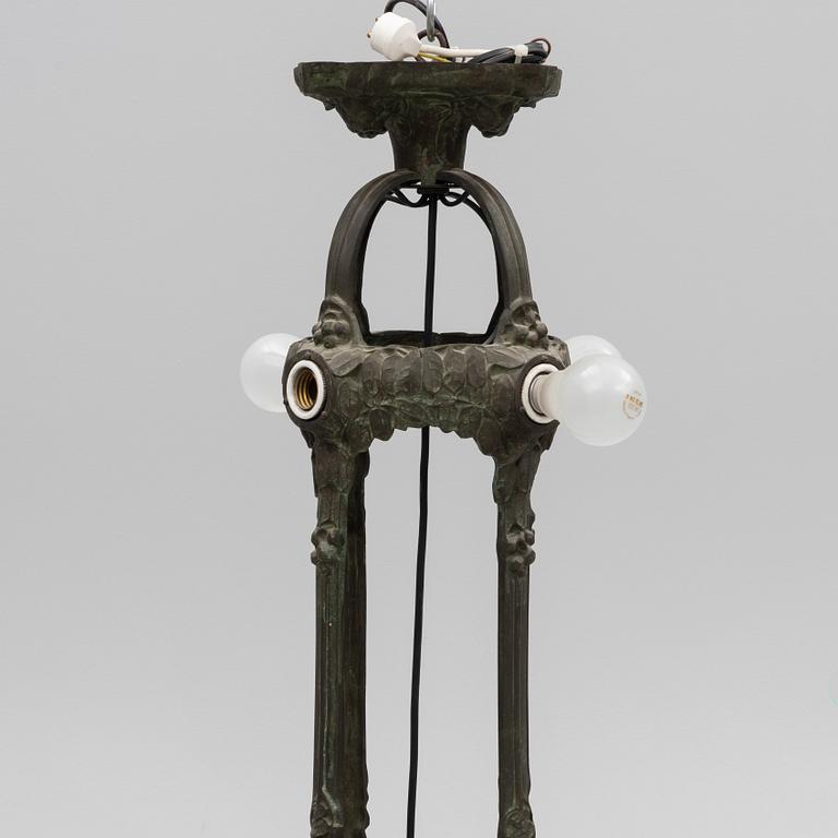 Taklampa, jugend, 1900-talets början, tillskriven Alice Nordin för Böhlmarks.